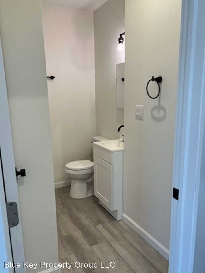 94 Torrington Ave - Photo 3 of 10