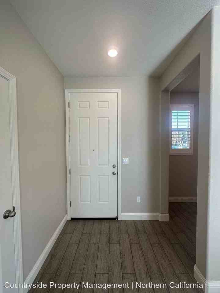 5609 Antique Rose Way - Photo 3 of 25