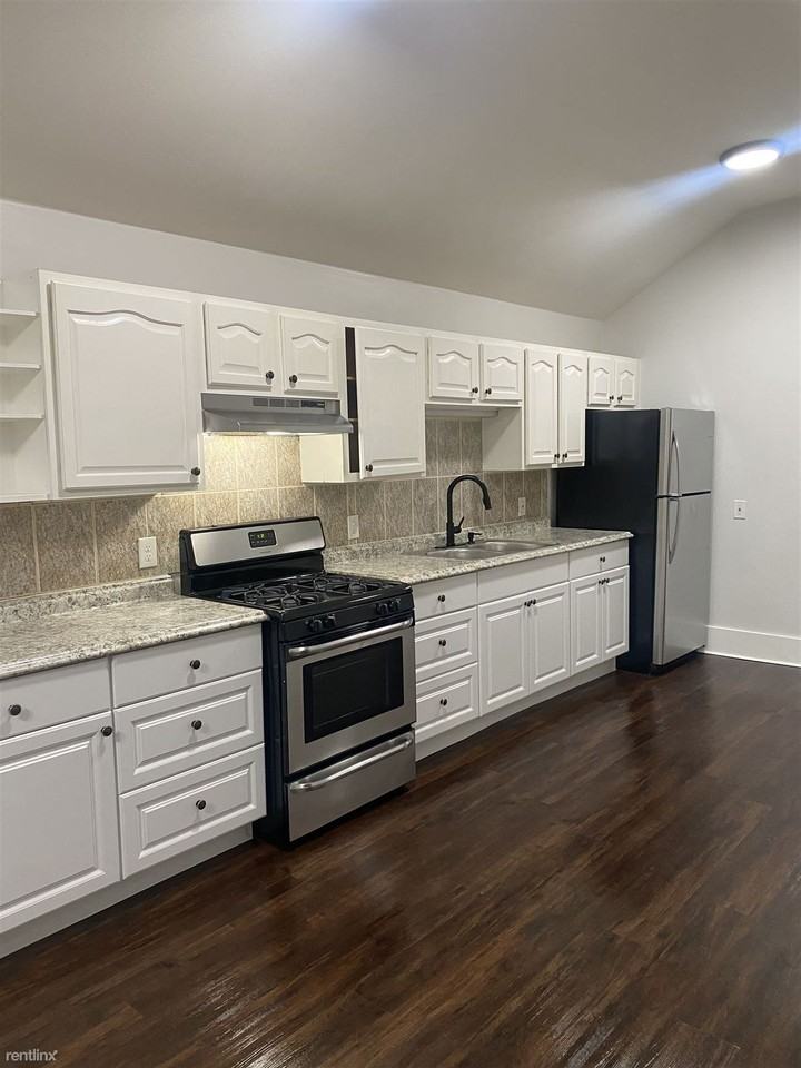 3700 W Burnham St - Photo 2 of 9