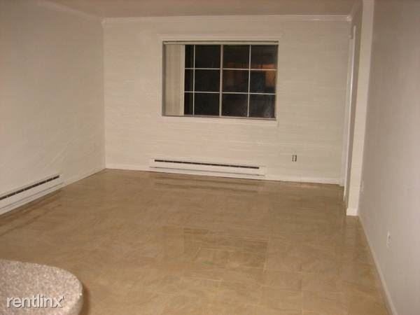 Fox Run Ln - Photo 3 of 7