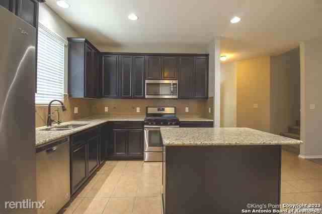 1447 Kedros - Photo 3 of 10