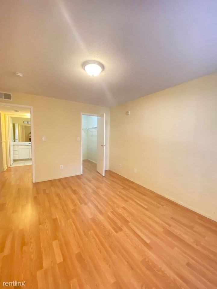 949 Riverside Dr #423 - Photo 2 of 10