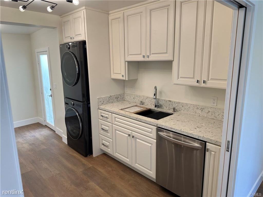 1597 San Bernardino Pl - Photo 2 of 10