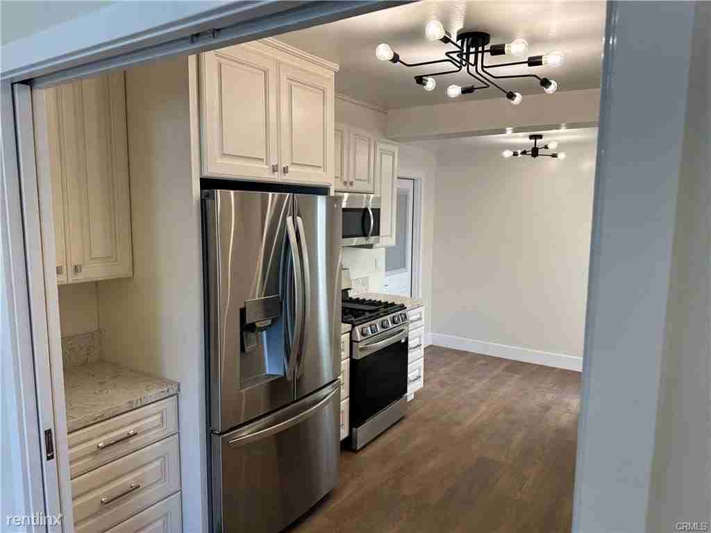 1597 San Bernardino Pl - Photo 3 of 10