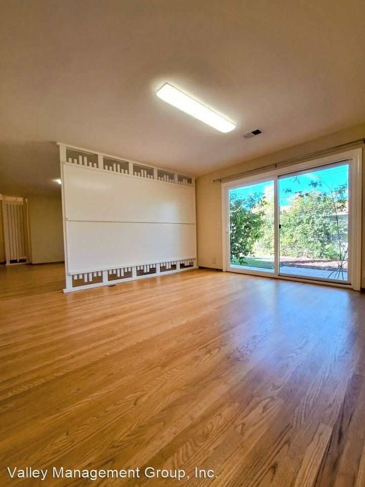 4875 Alex Dr - Photo 3 of 50