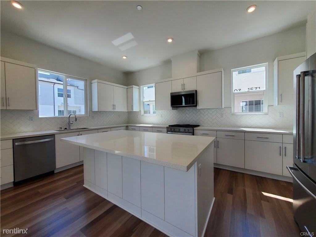 1403 W Bushell St - Photo 2 of 10