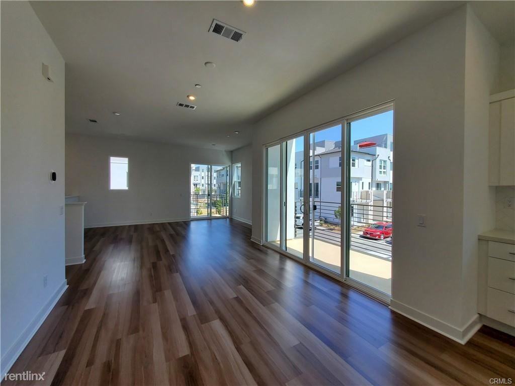 1403 W Bushell St - Photo 3 of 10