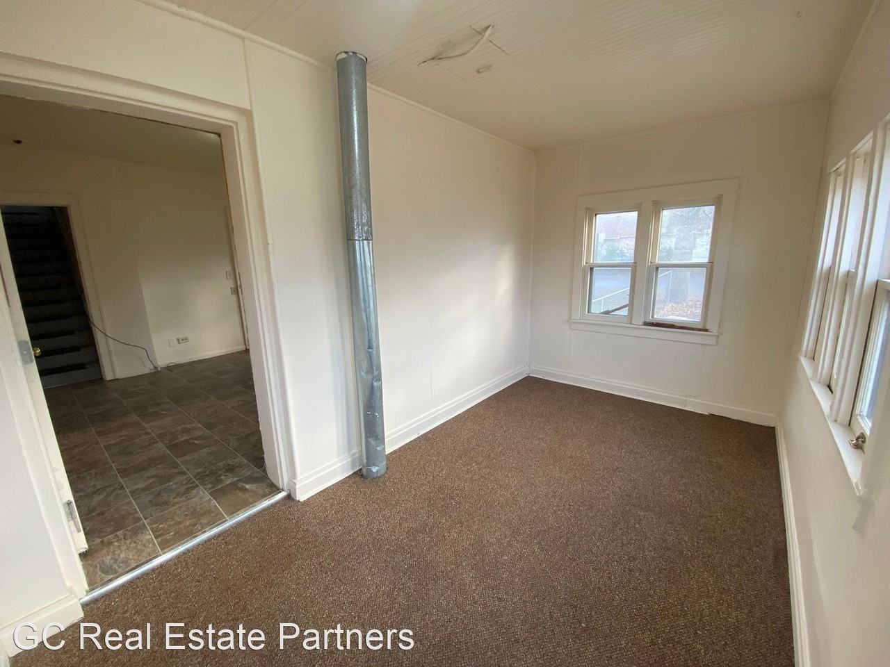 123 Cedar St E - Photo 2 of 17