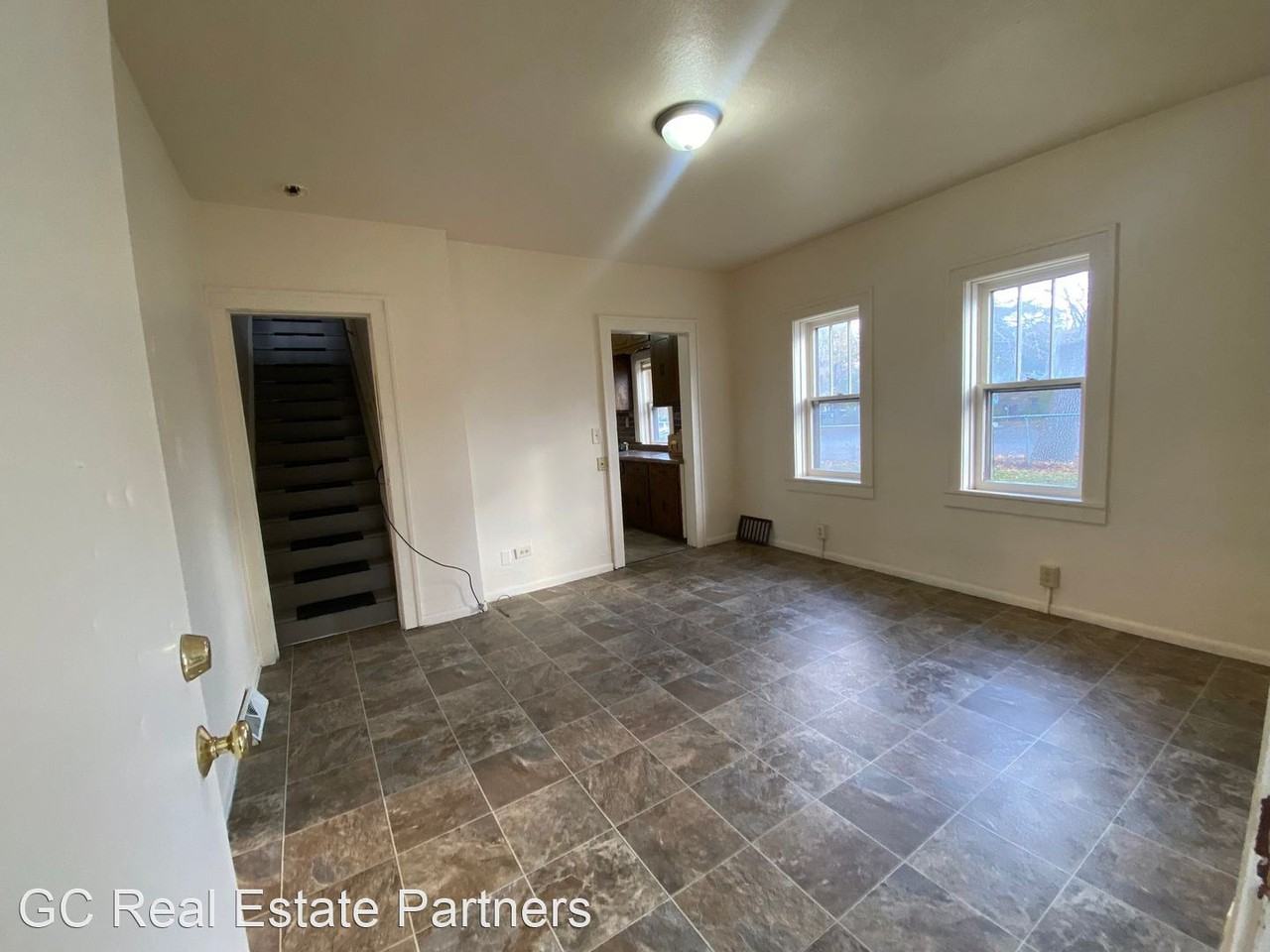 123 Cedar St E - Photo 3 of 17