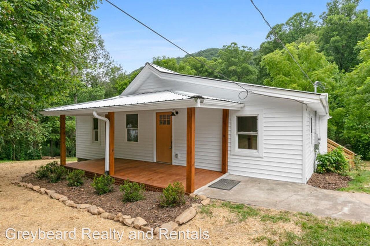 4 Harwood Rd - Photo 2 of 28