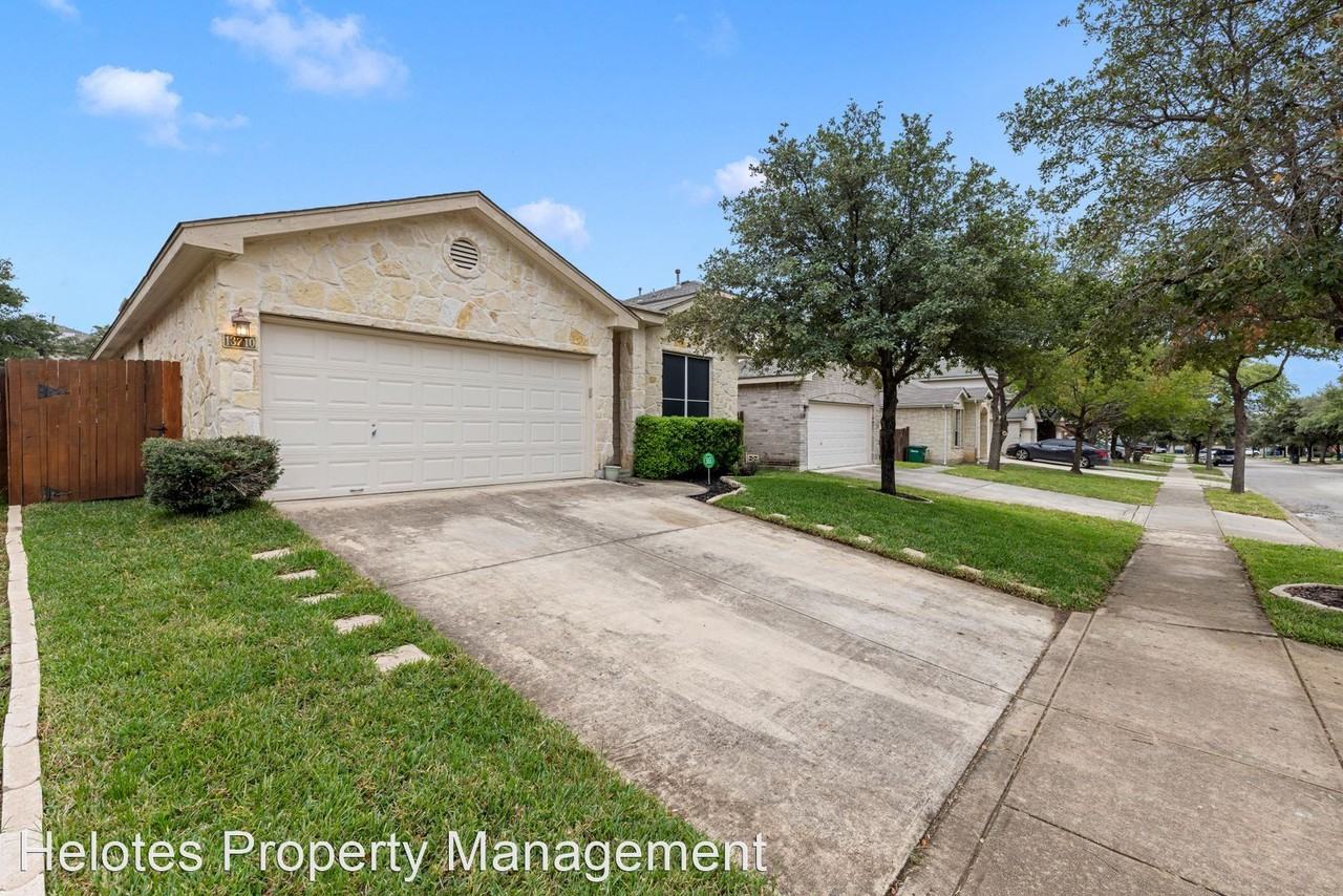 13710 Topaz Lk - Photo 3 of 21