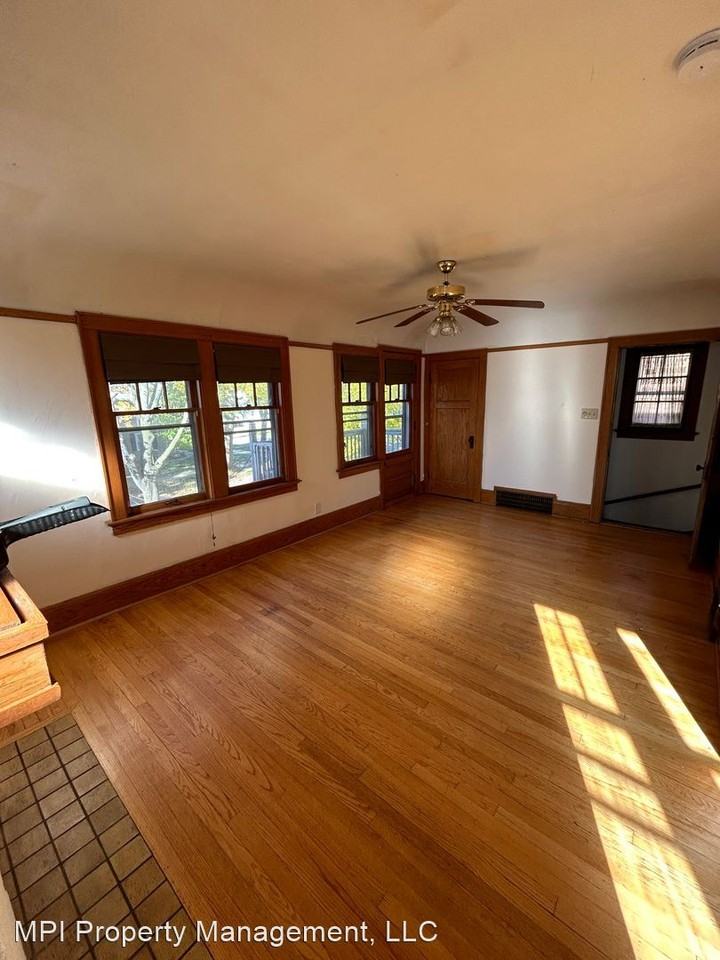 2372 N 70TH ST - Photo 3 of 16