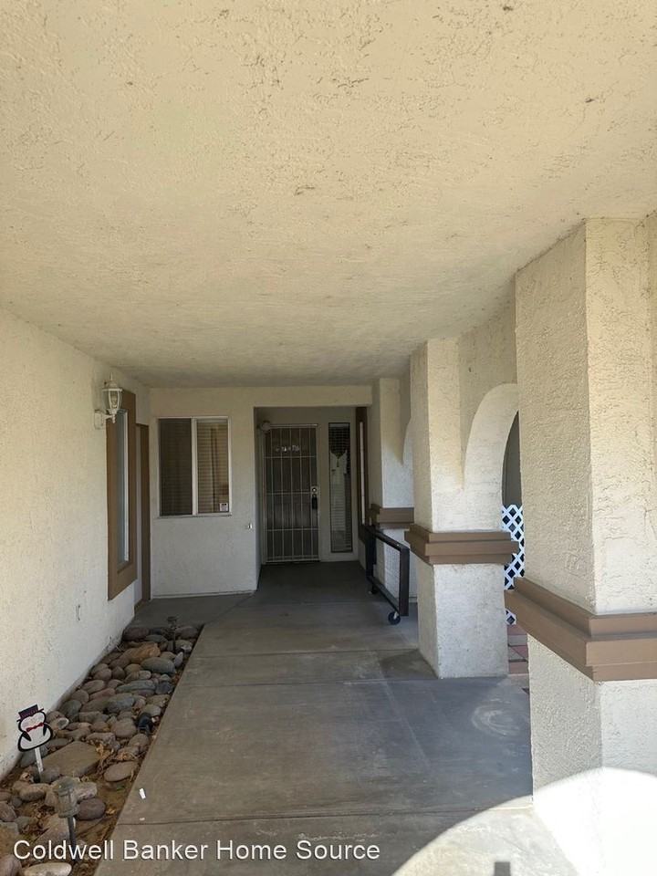 26274 Fleet Ln - Photo 2 of 23