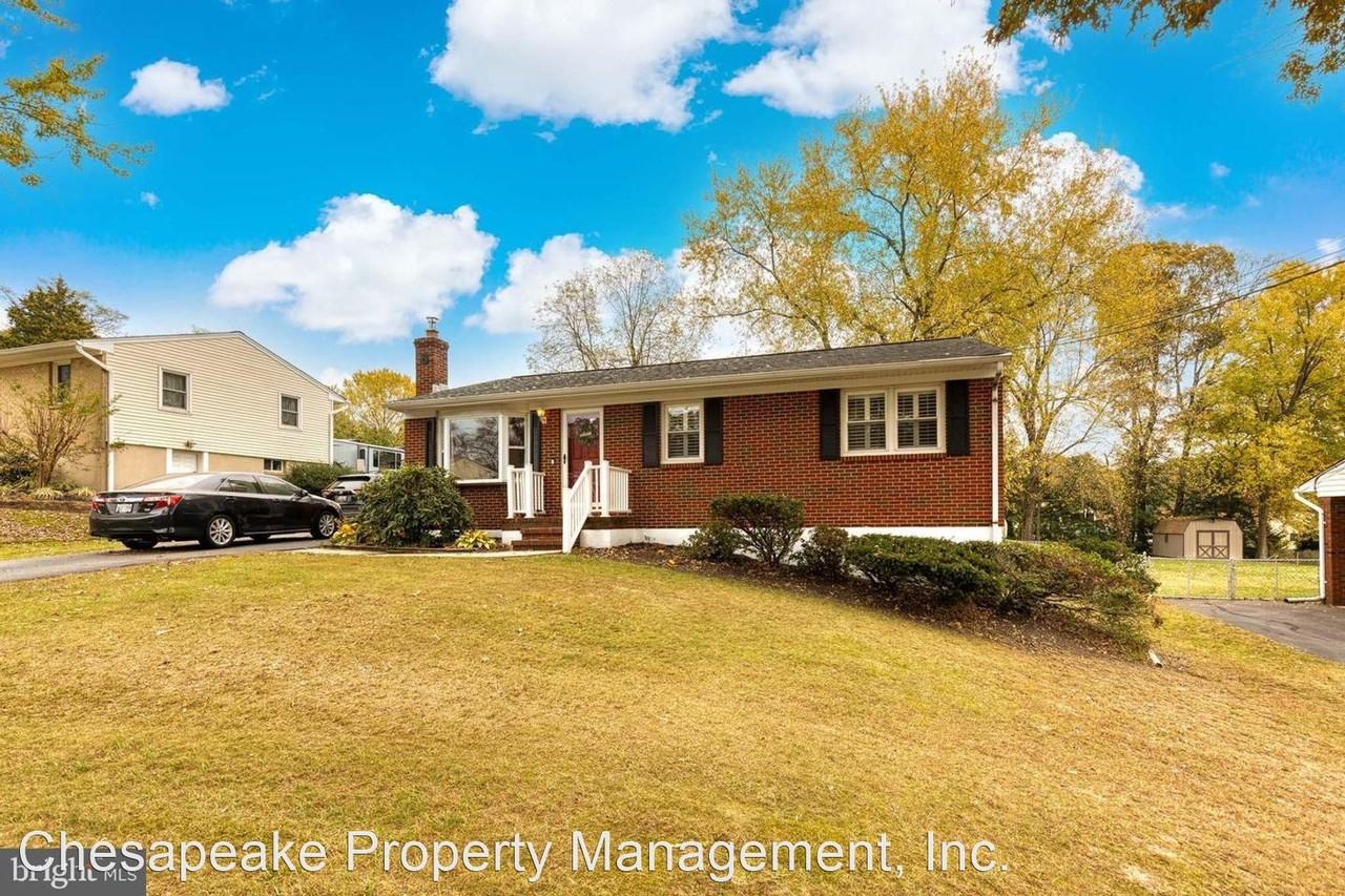 213 Oak Dr - Photo 2 of 32