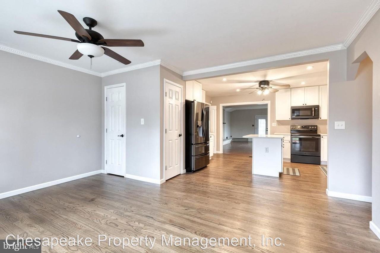 213 Oak Dr - Photo 3 of 32