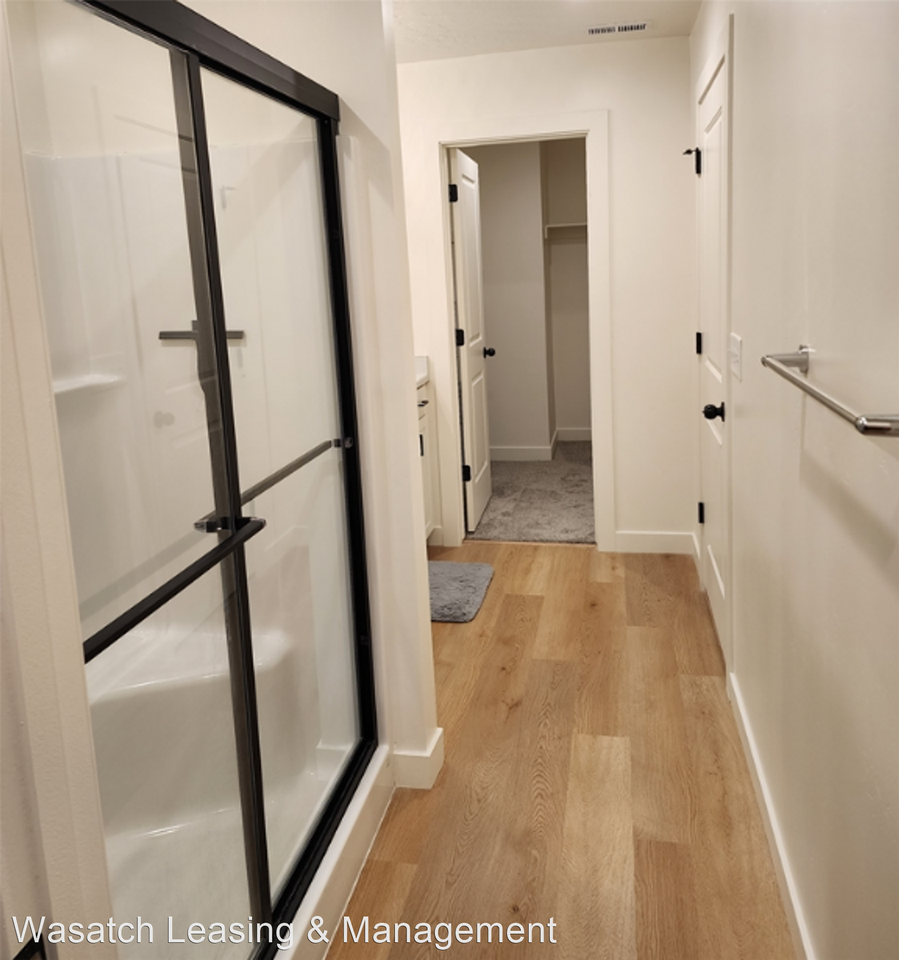 9346 N Bartlett Ln - Photo 2 of 49