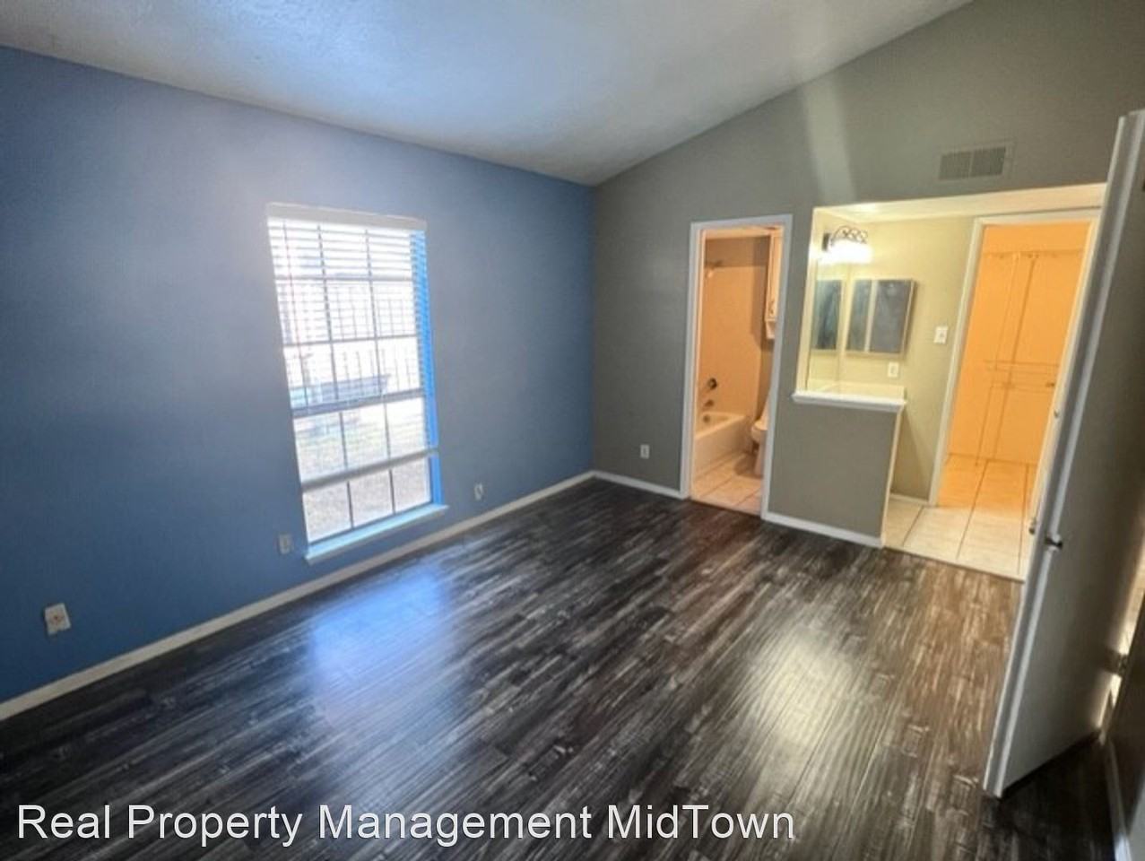 2425 E Timberview Ln - Photo 3 of 23