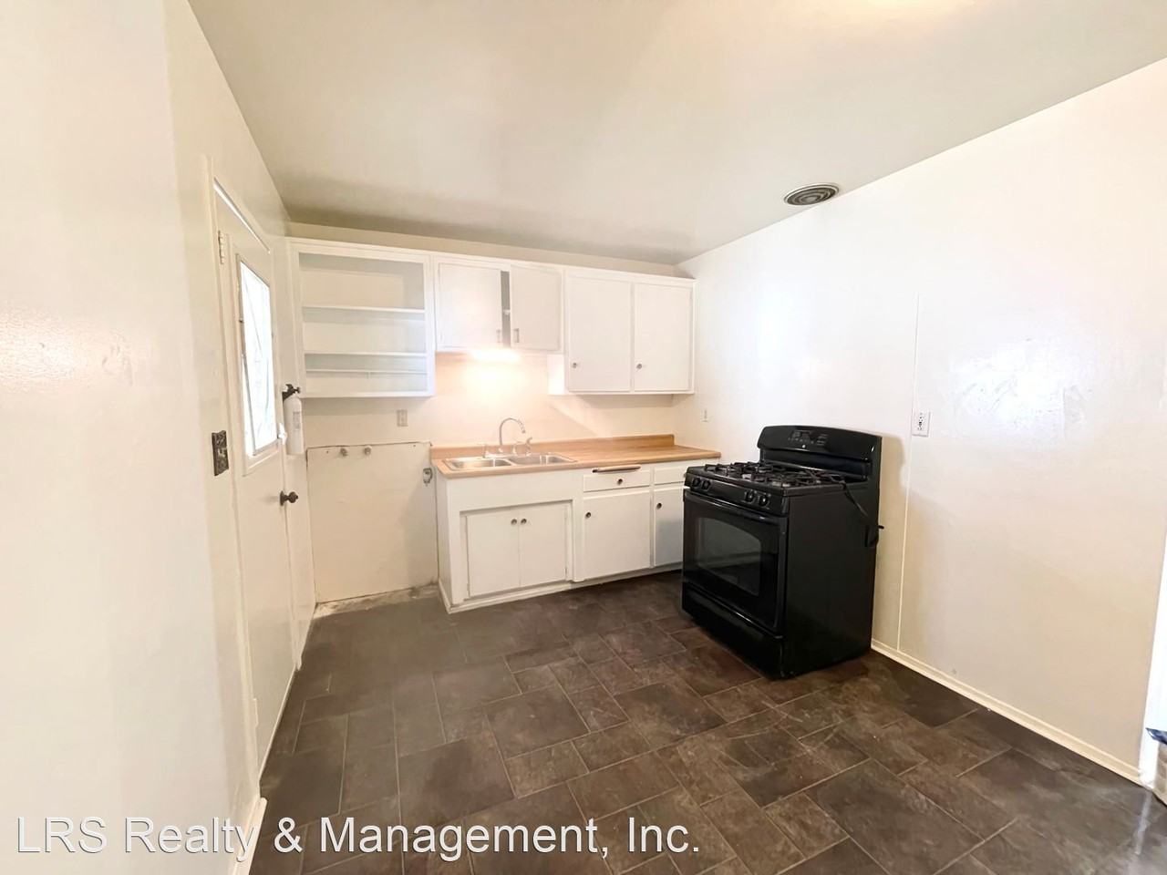 544-548 E 8th St. - Photo 2 of 9