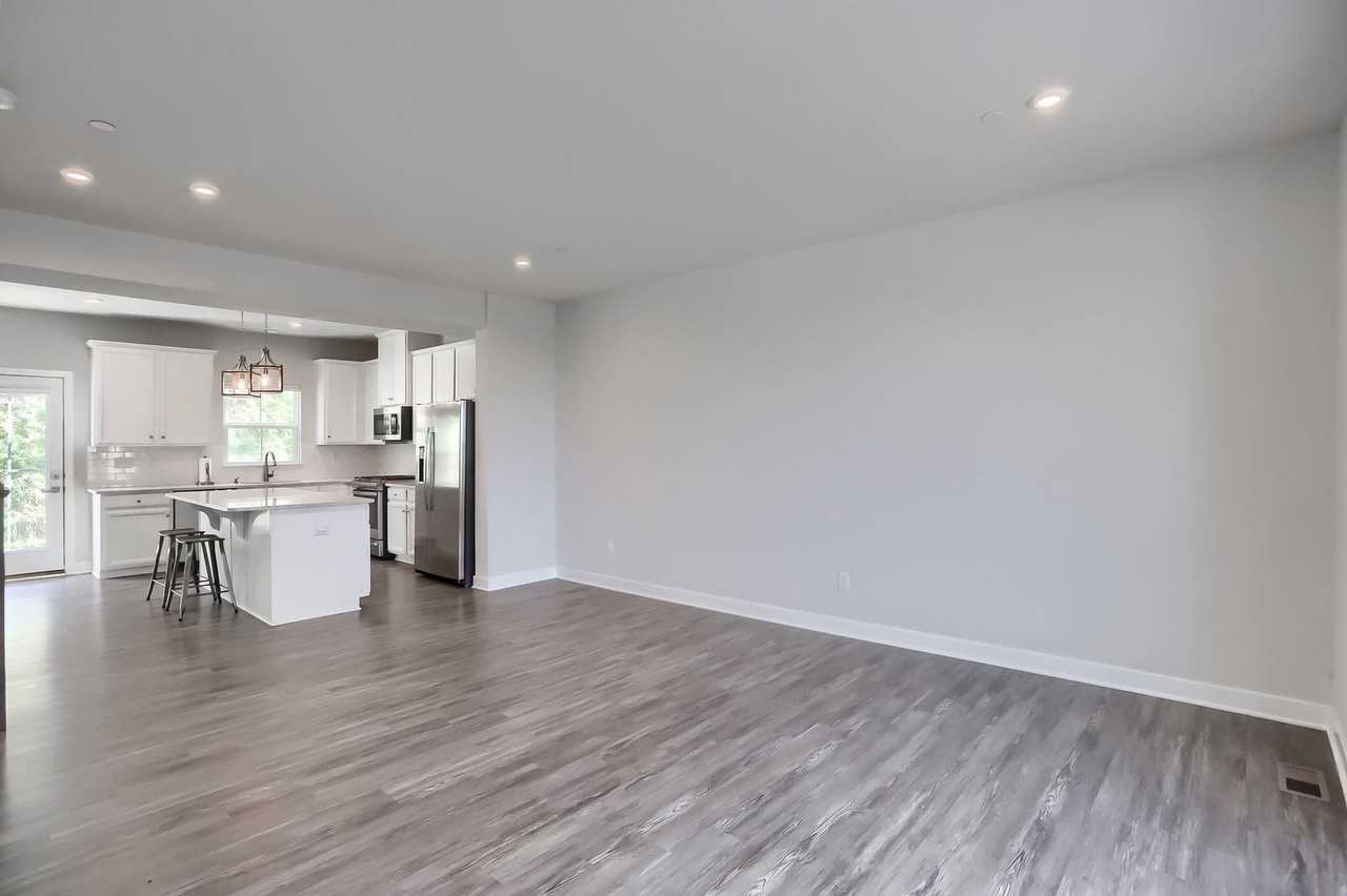 137 Moyer Hill Dr - Photo 2 of 43