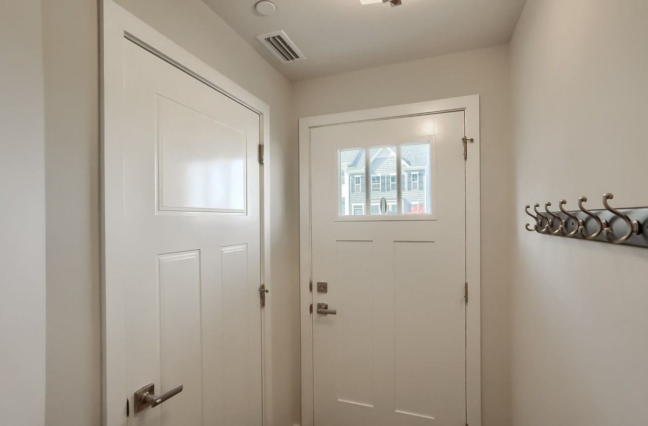 137 Moyer Hill Dr - Photo 3 of 43