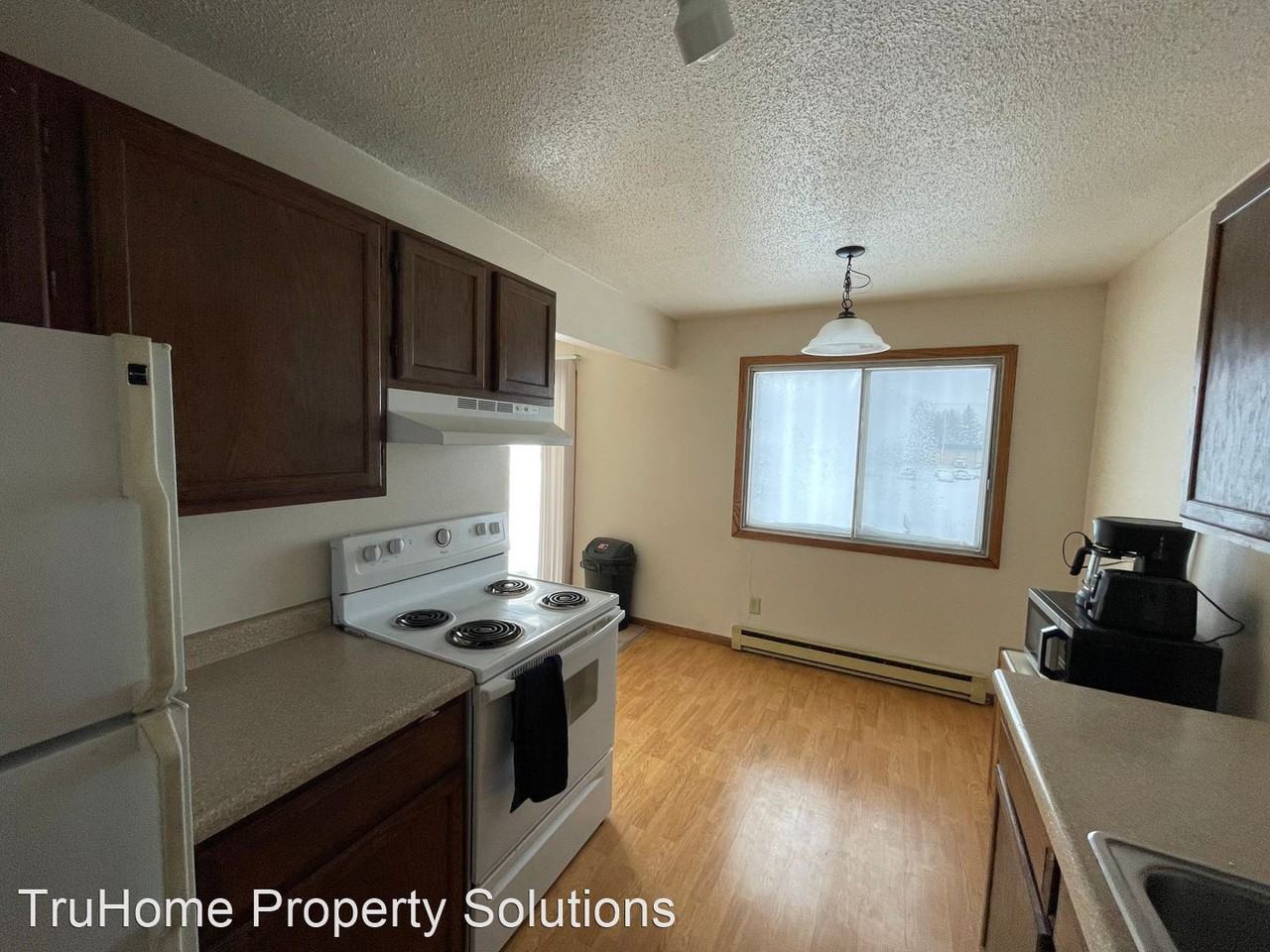 502 Lewis Ave - Photo 2 of 11