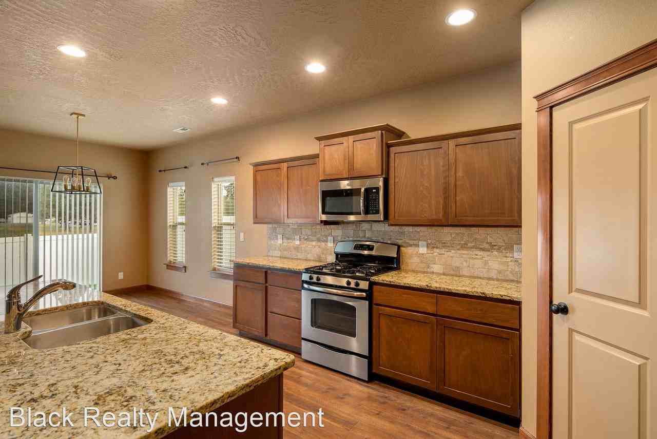 1679 Pyrenees Loop - Photo 2 of 24