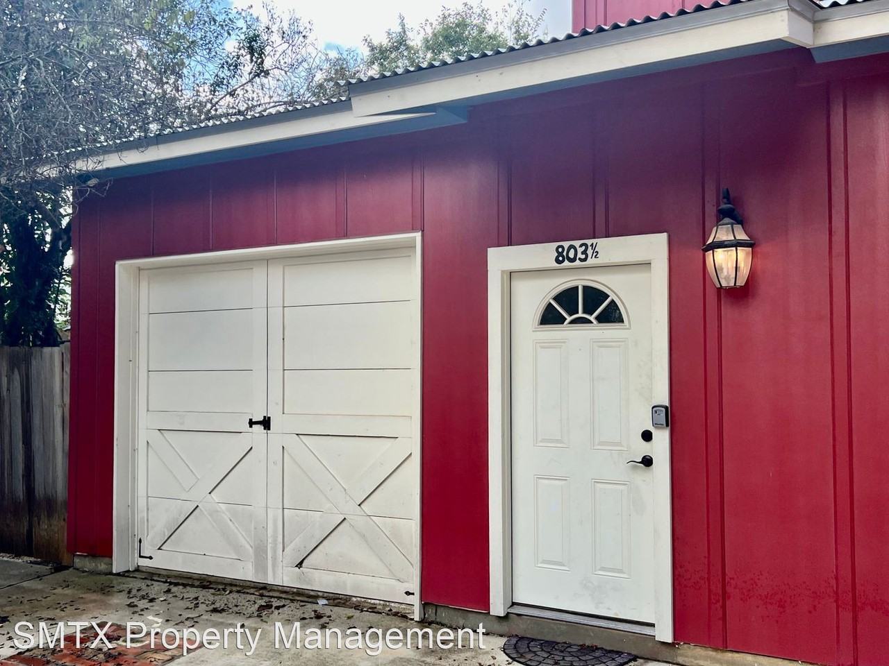 803 1/2 W Hopkins St - Photo 2 of 14