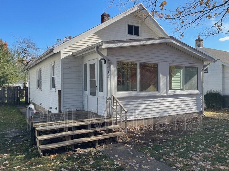 738 S 28th St - Photo 3 of 24