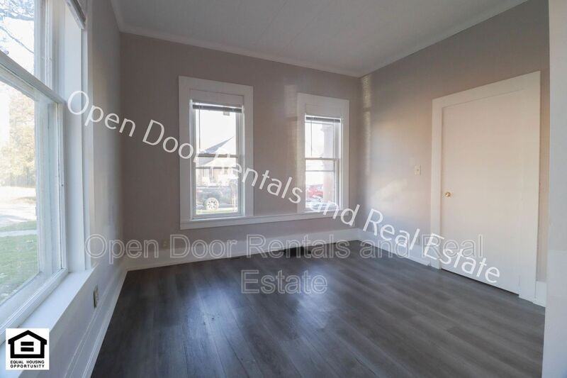 201 20th St - Photo 3 of 5