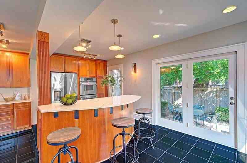 240 Jackson St - Photo 3 of 23