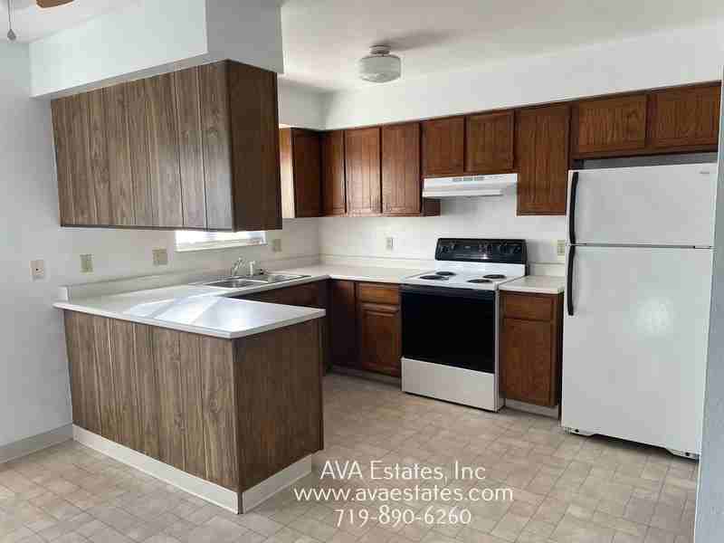 1322 Anita St - Photo 3 of 7