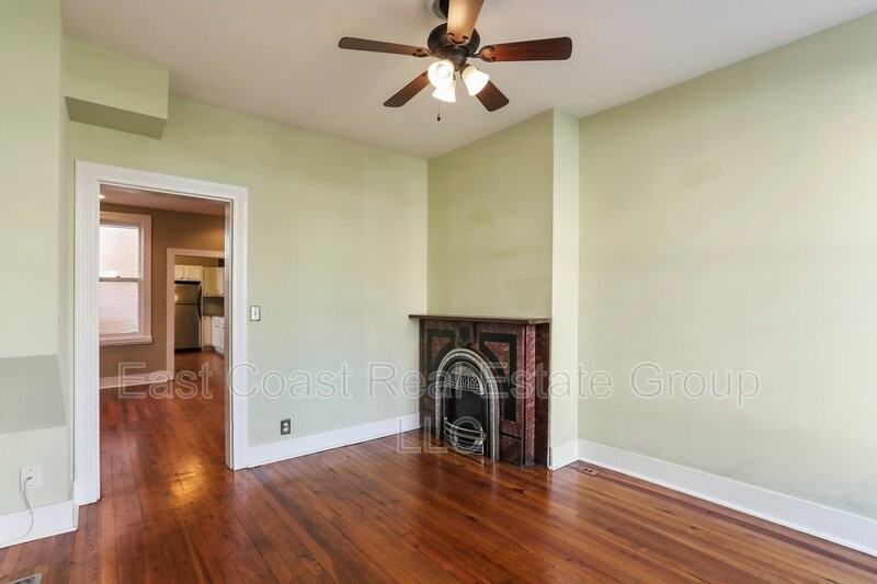 210 W South St - Photo 7 of 34