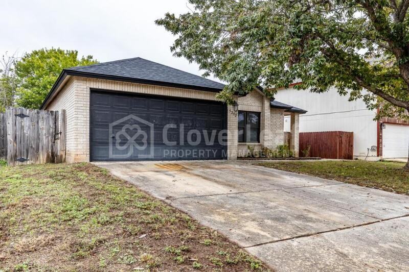 5202 Elk Crk - Photo 2 of 34