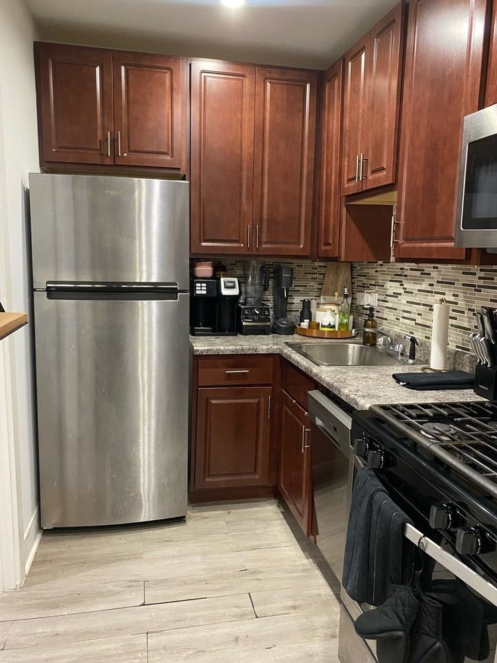 3727 N Pine Grove Ave #106