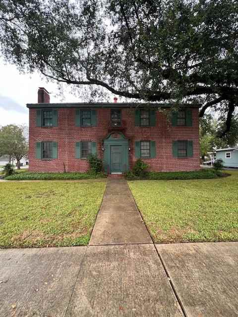 2590 Mcfaddin St - Photo 2 of 13