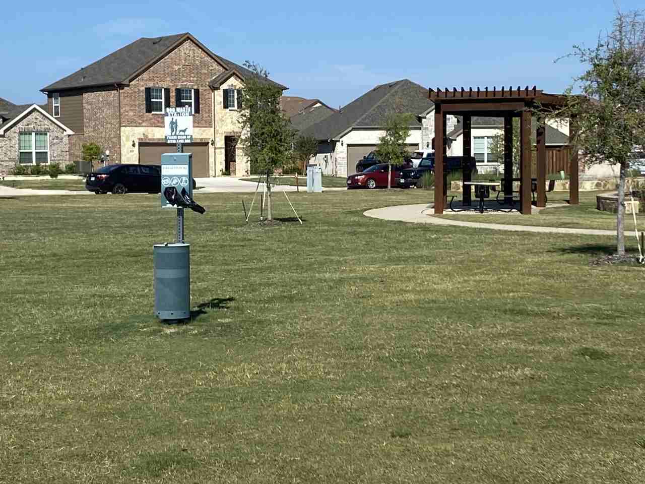 5901 Silverhollow Dr - Photo 3 of 42