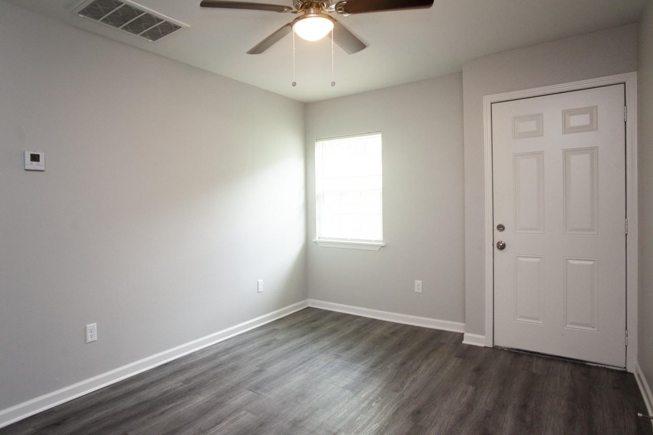 502 Rice St - Photo 2 of 7