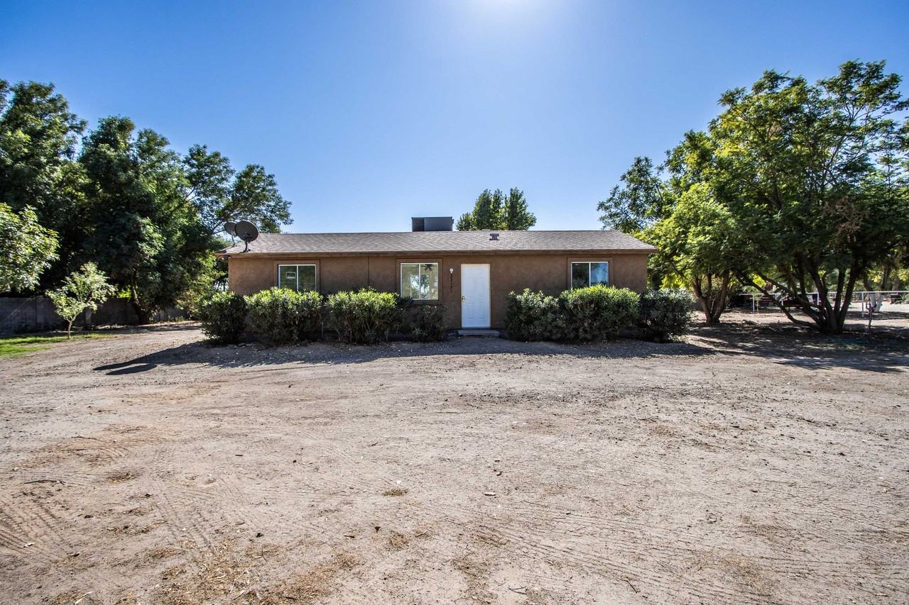 33121 W Van Buren St - Photo 2 of 20