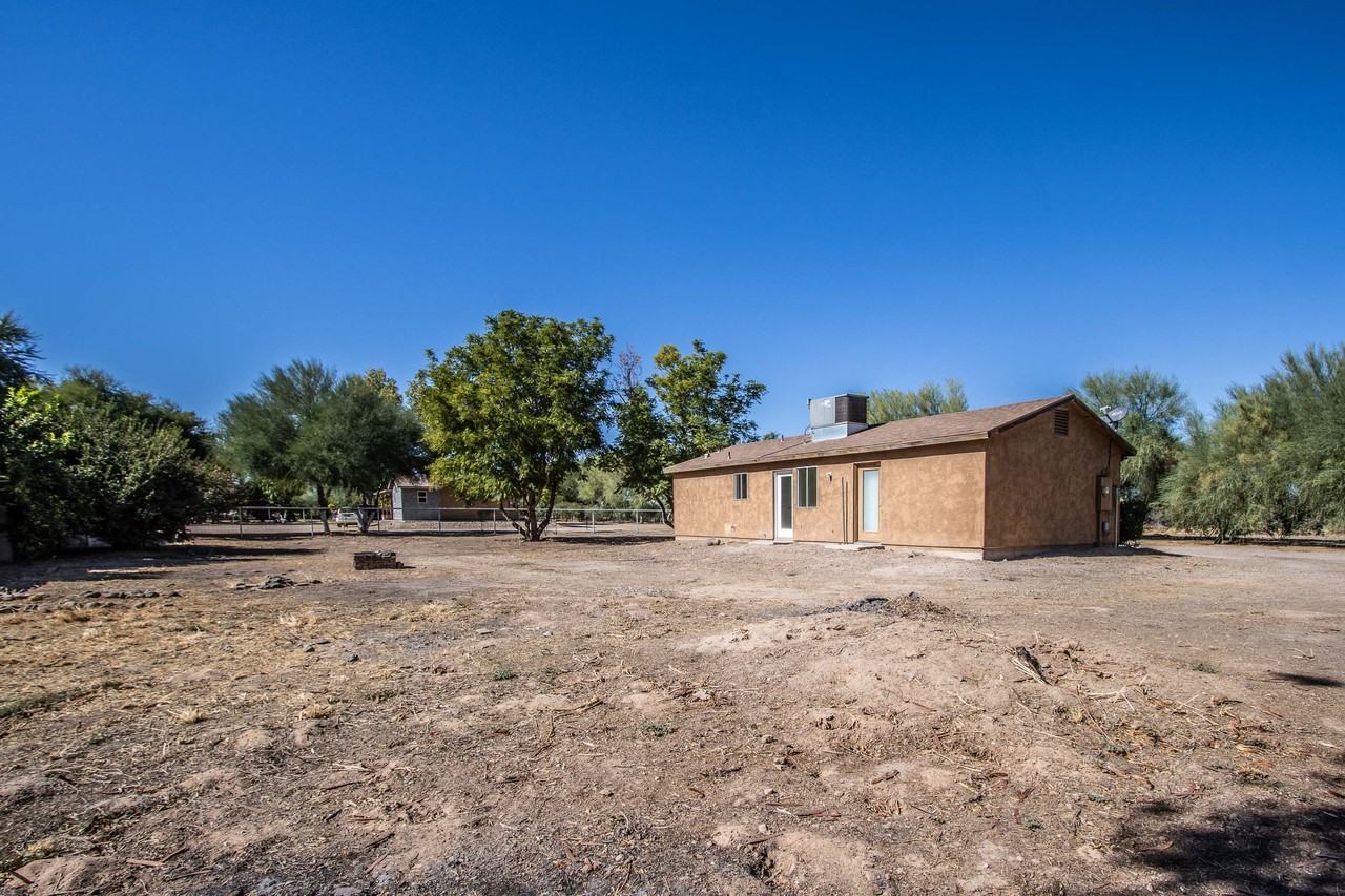 33121 W Van Buren St - Photo 3 of 20