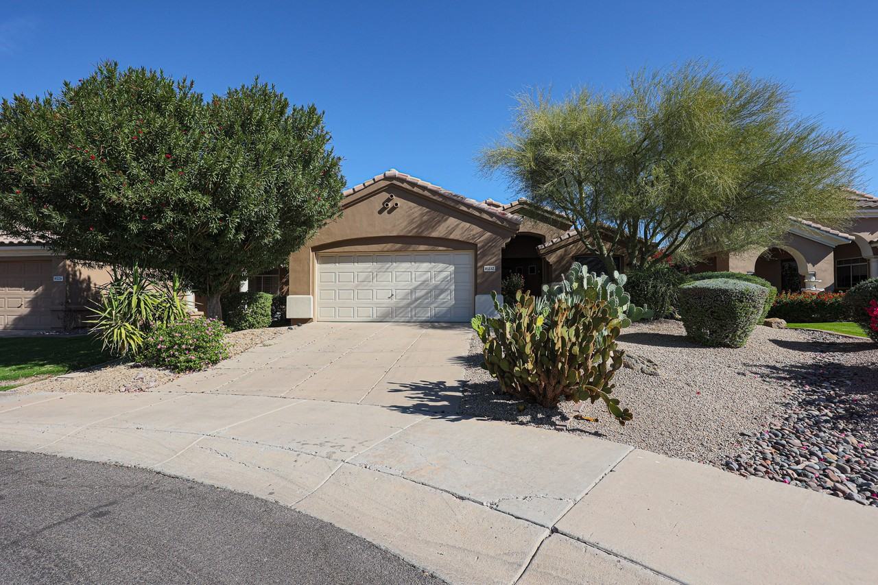 10232 E Meadow Hill Dr - Photo 3 of 40