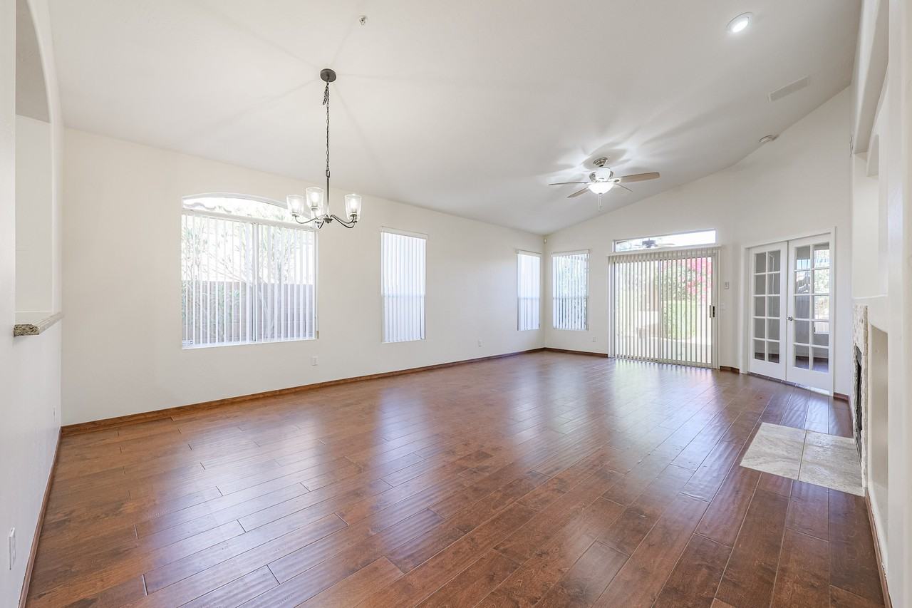 10232 E Meadow Hill Dr - Photo 6 of 40