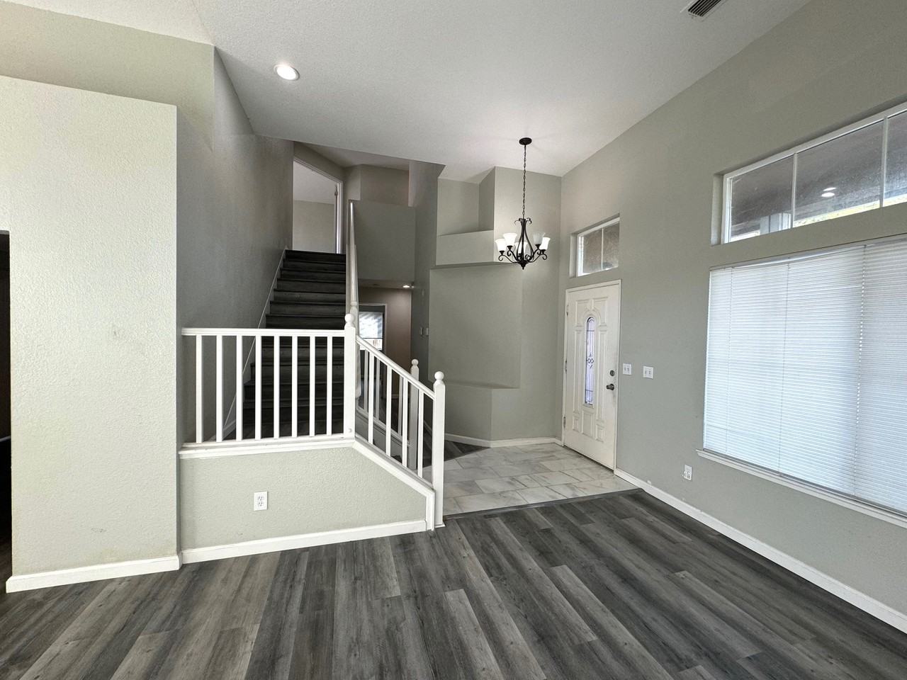 1542 William Moss Blvd - Photo 2 of 19