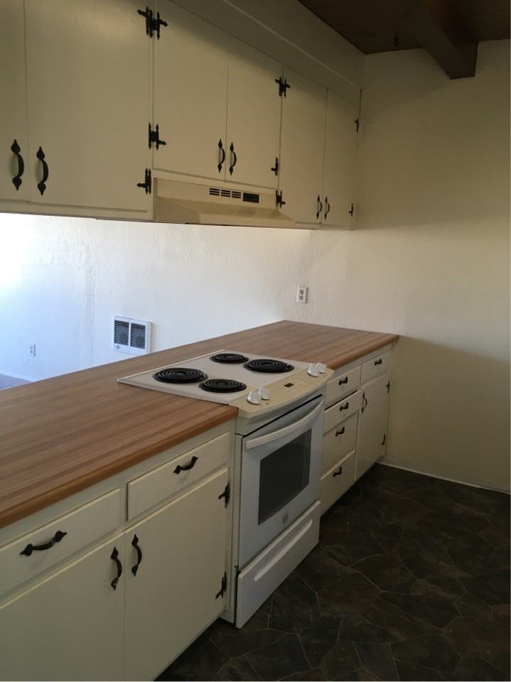 3001 Lakeshore Blvd - Photo 3 of 10