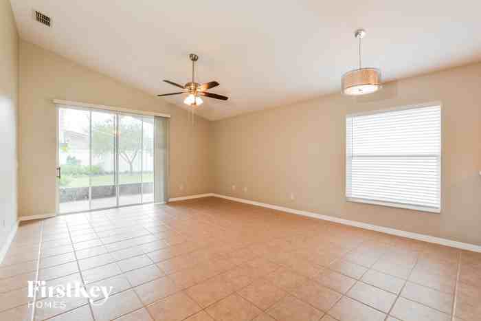 5116 Marbella Isle Dr - Photo 3 of 16