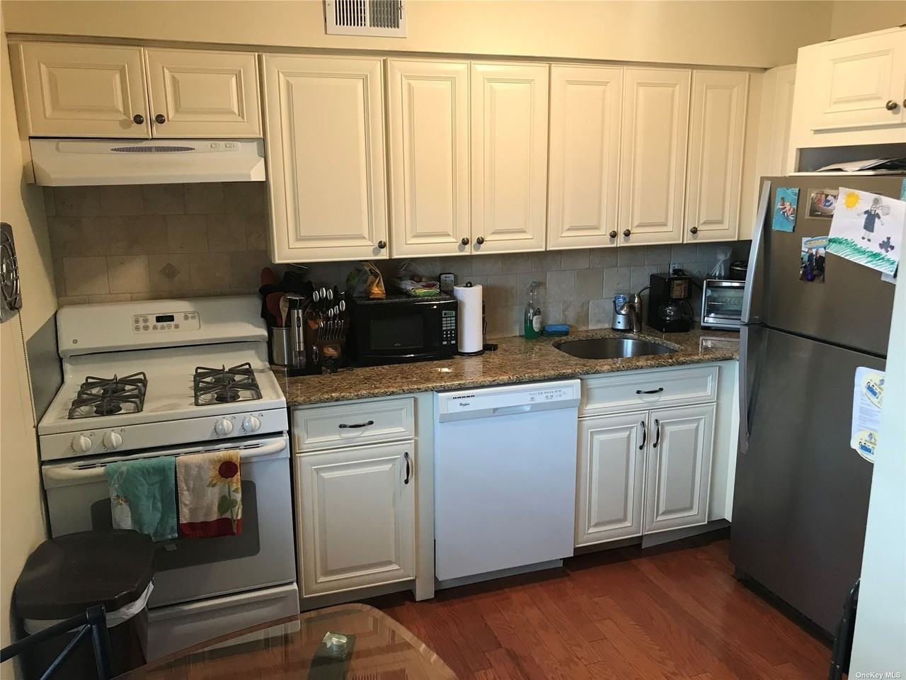 209 Mariners Way, Copiague, NY 11726 2 Bedroom Condo for 2,800/month