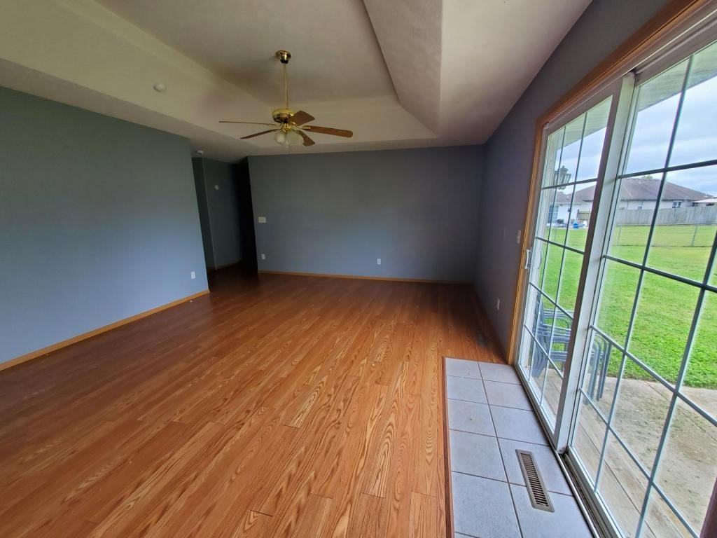 803 Berry Ln - Photo 2 of 29