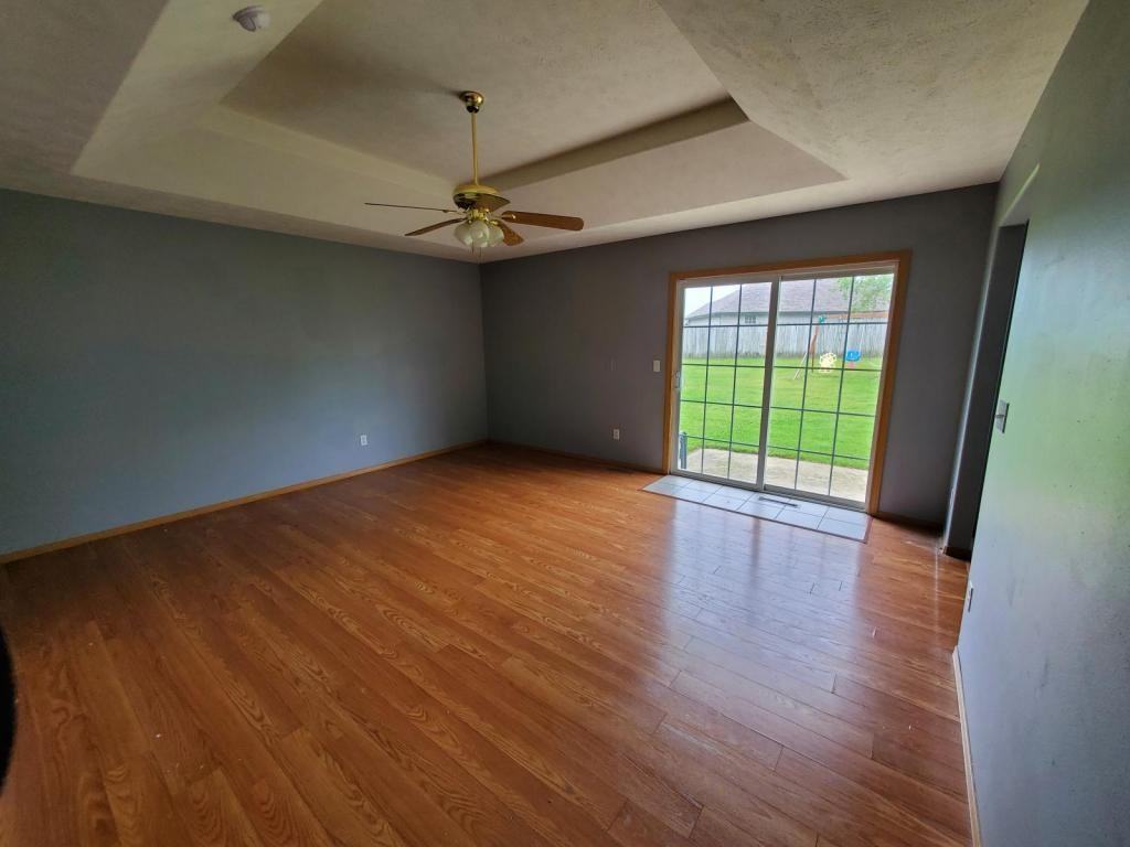 803 Berry Ln - Photo 3 of 29
