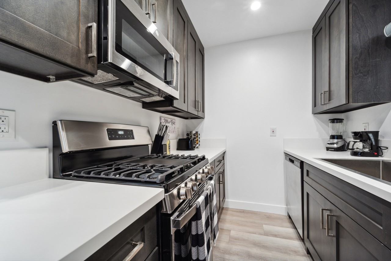 1832 Glendale Boulevard - Photo 3 of 19