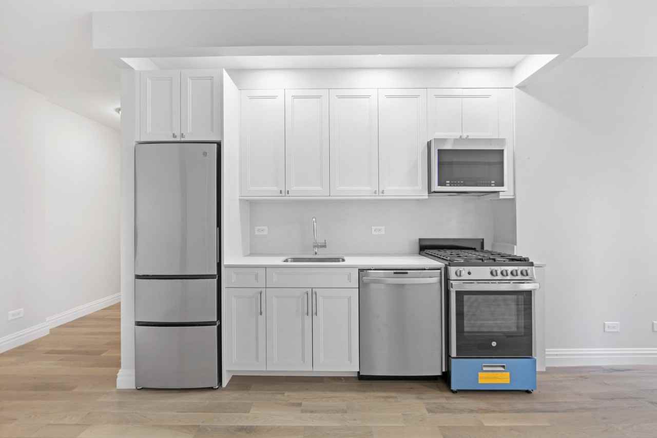 111 Bank St #3K - Photo 3 of 9