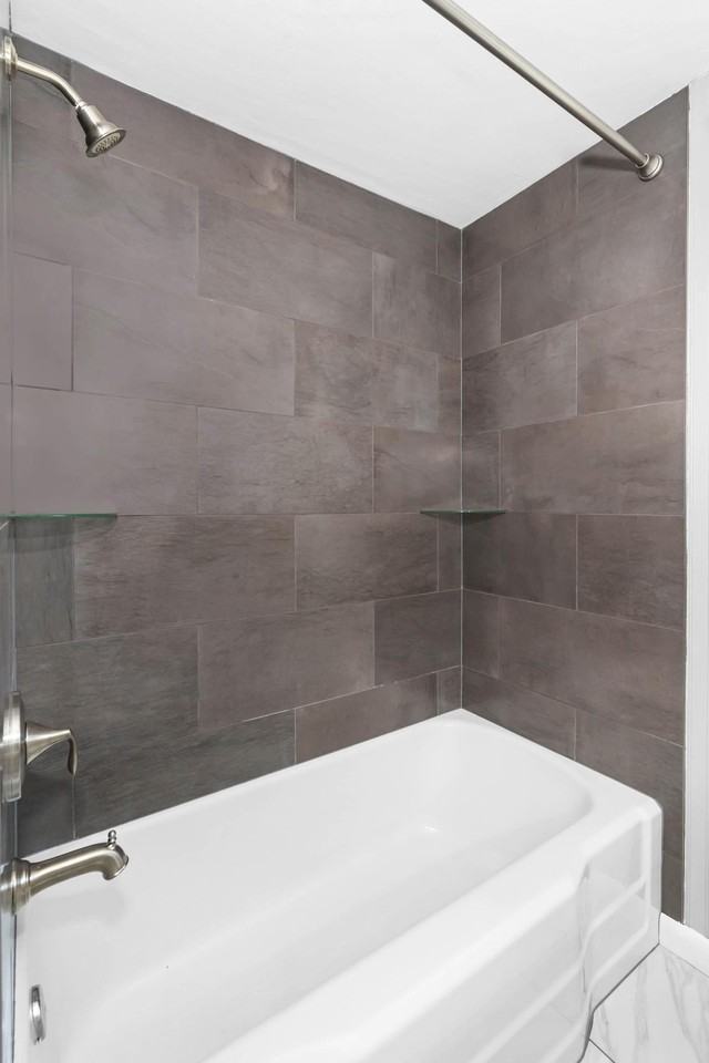 403 Boxwood St - Photo 4 of 33